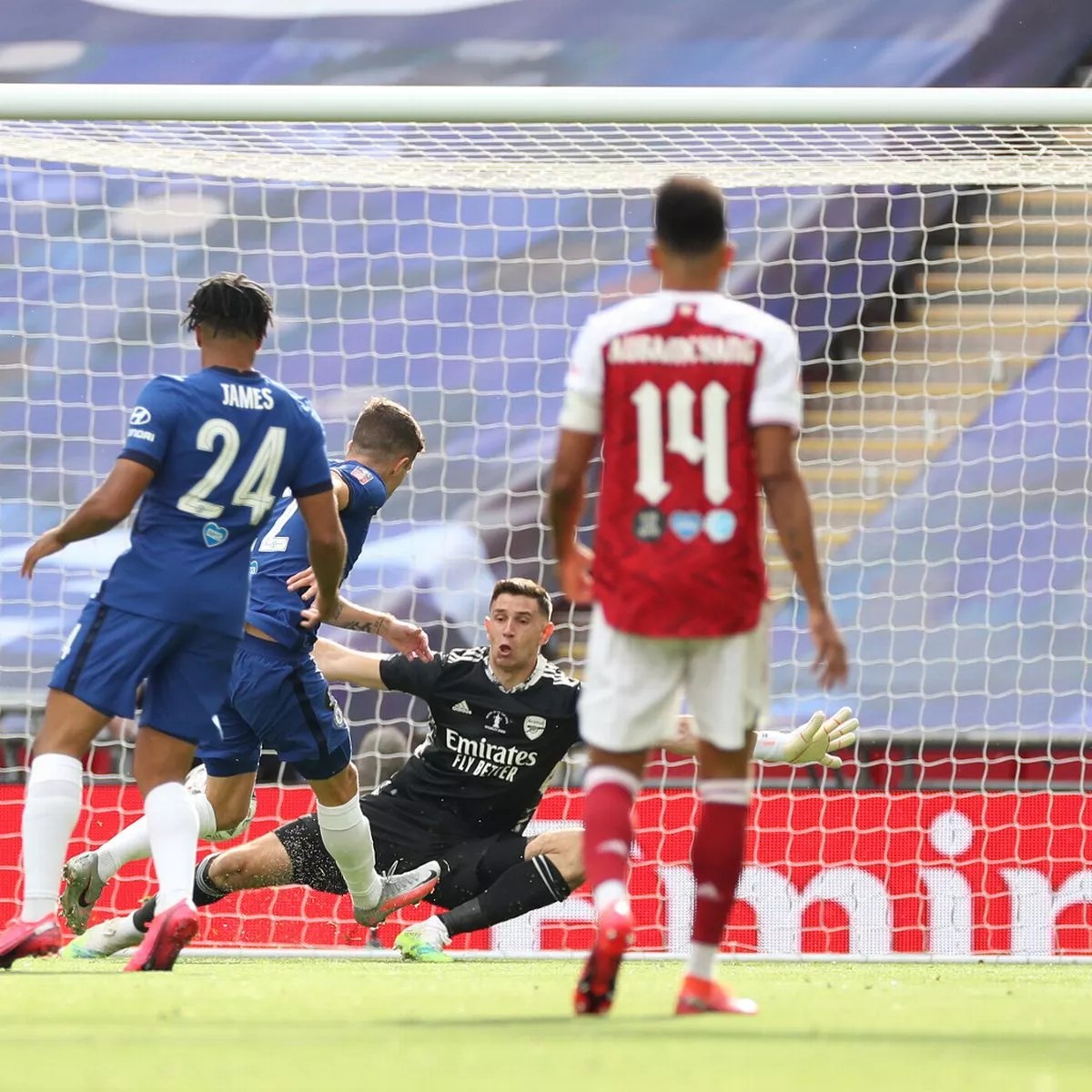 Or will chelsea show another example of why london is blue? What Channel Is Arsenal Vs Chelsea Kick Off Time Tv And Live Stream Details Mirror Online