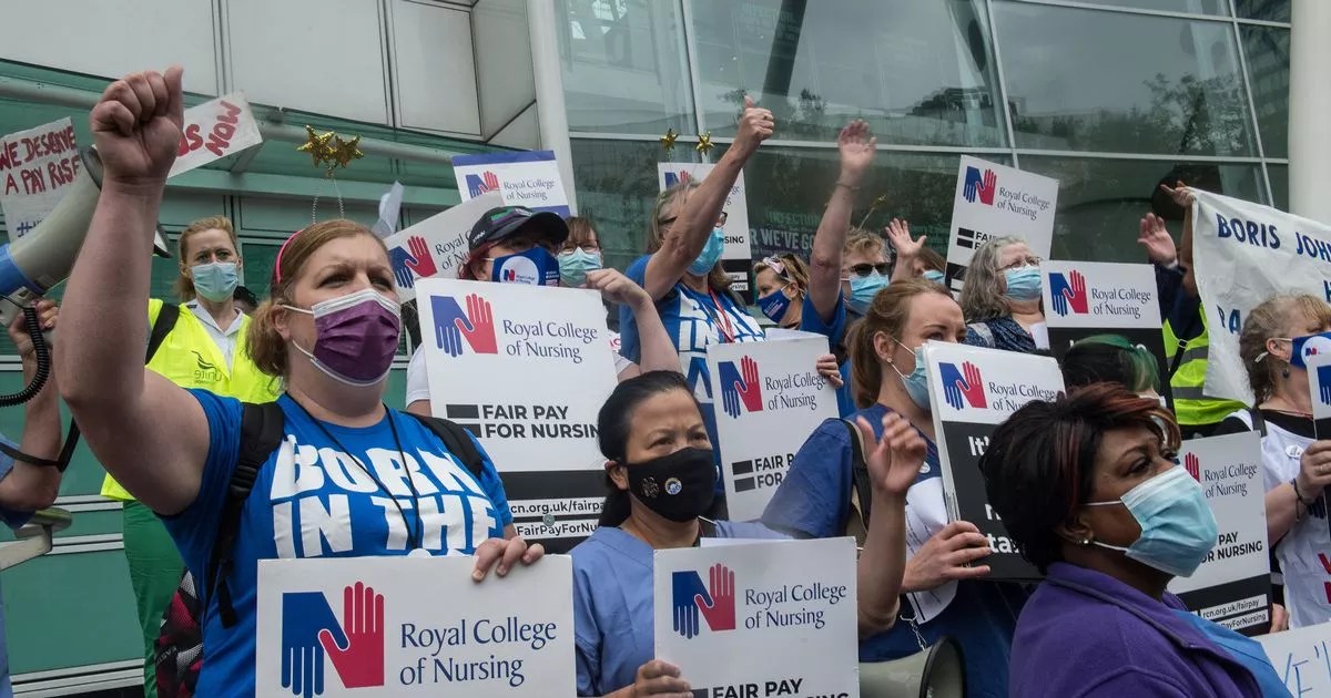 Nhs Pay Rise 2021 Calculator NHS staff in England could be offered 3