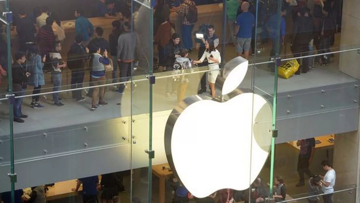 Apple recalls plug adapters for iPhones and Mac computers
