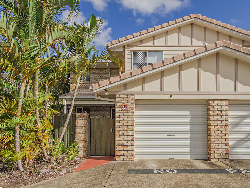 19/915 Harrier Drive, Burleigh Waters, Qld 4220 Property Details