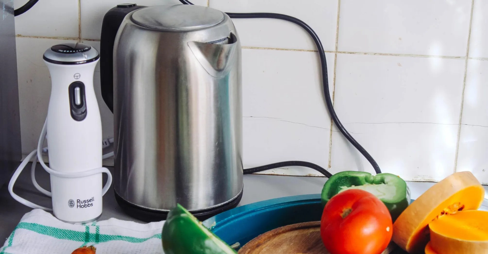 How to descale a kettle quickly and without chemicals lemon