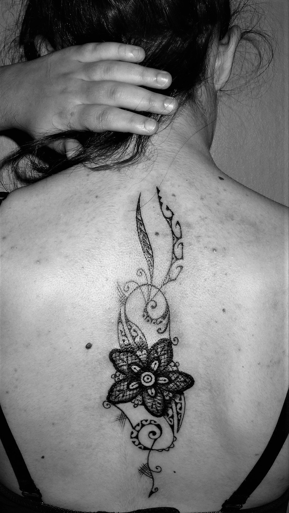 Arabesque Femme Art Flat Tatouage