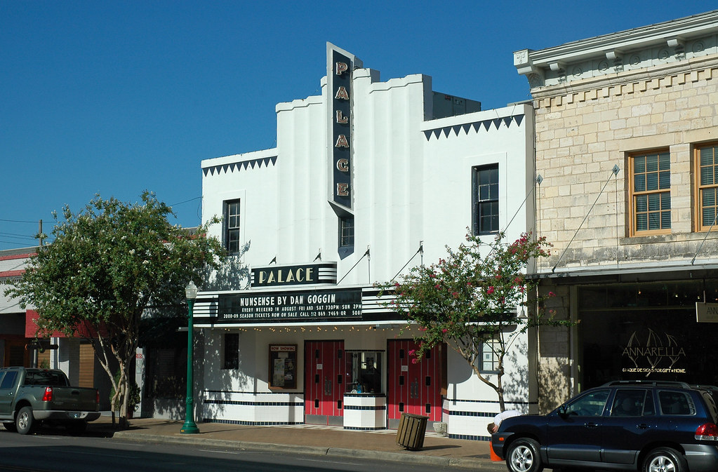 PALACE THEATER. PALACE 100 OAKS