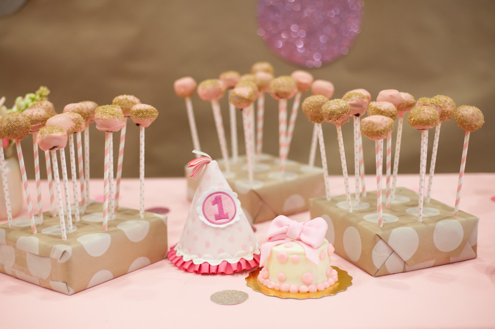 50 DoItYourself Cake Stands