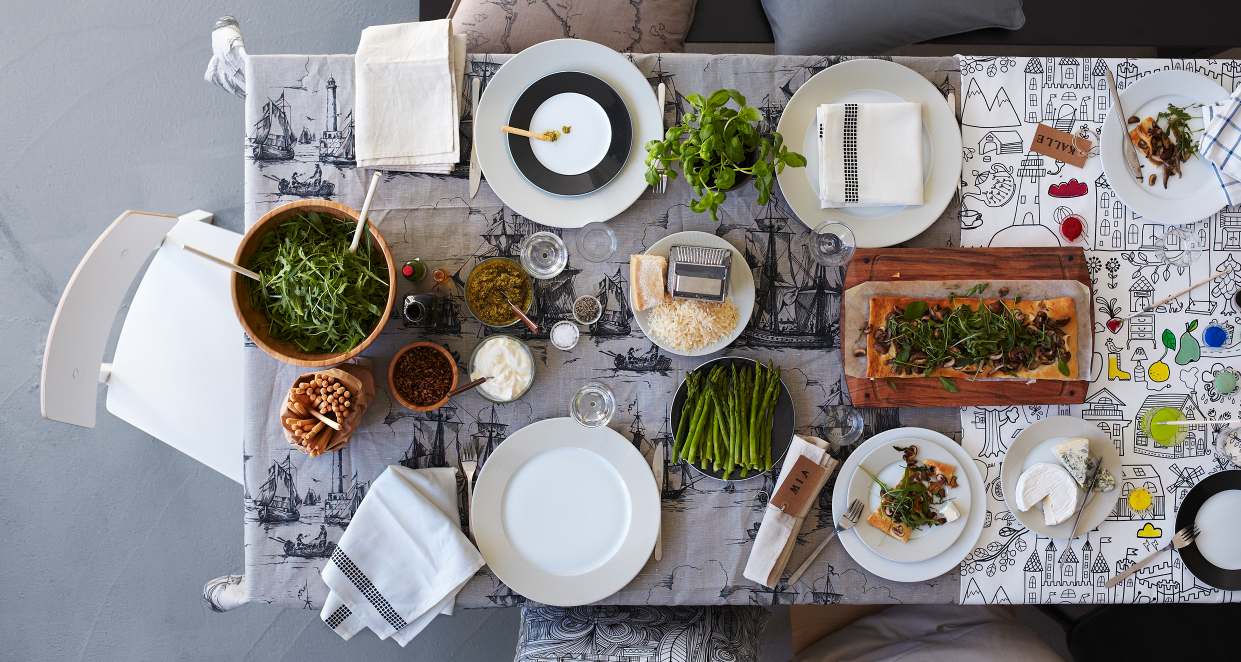 Modern table setting Interior Design Ideas