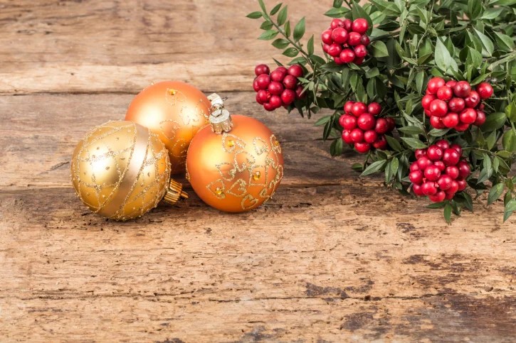 Cheap and easy Christmas decorations to make at home.