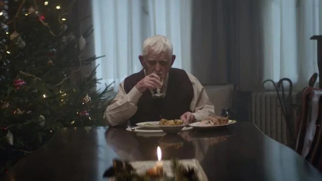Grandfather fakes death to get family to Christmas dinner