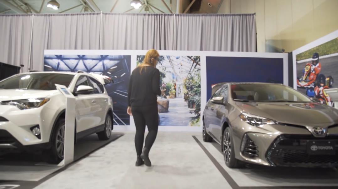 What do car buyers pay attention to in the showroom