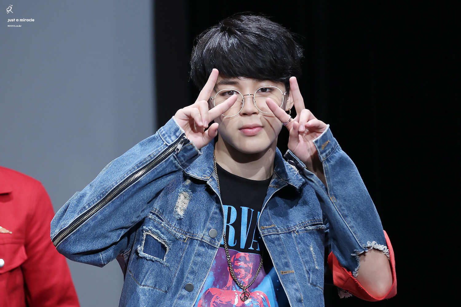 BTS Vsign 2048