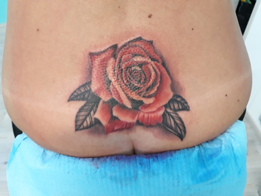Tatuaggio Rosa Rossa - Denis Trevisani Tattoo Studio 750_x_1000_jpg