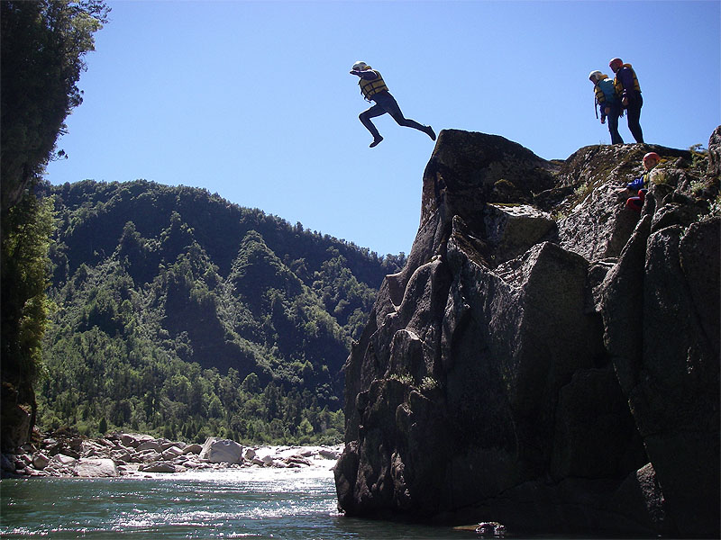 white water rafting new zealand south island