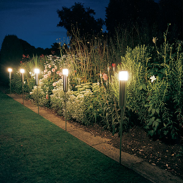 Fantastic Solar Outdoor Lights for Garden Freshnist