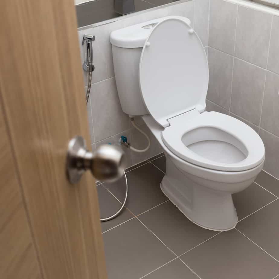 How Much Does A Toilet Weigh? Find Out In Our Quick & Dirty Guide