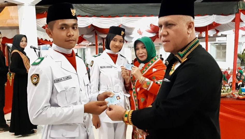 Paskibra Aceh Tengah Terima KTP Elektronik, Diserahkan Langsung Oleh Bupati  – Humas Aceh Tengah