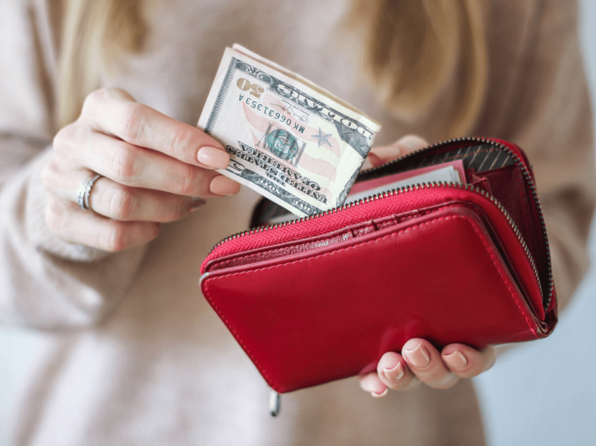 Things To Keep In Your Wallet Wall Design Ideas