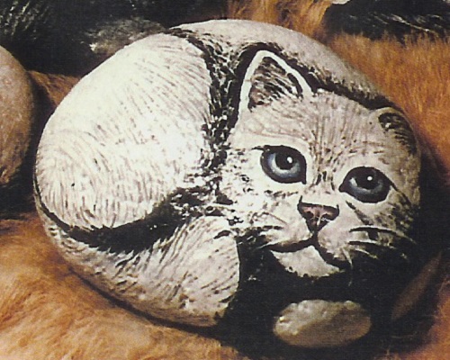как нарисовать кота на камне