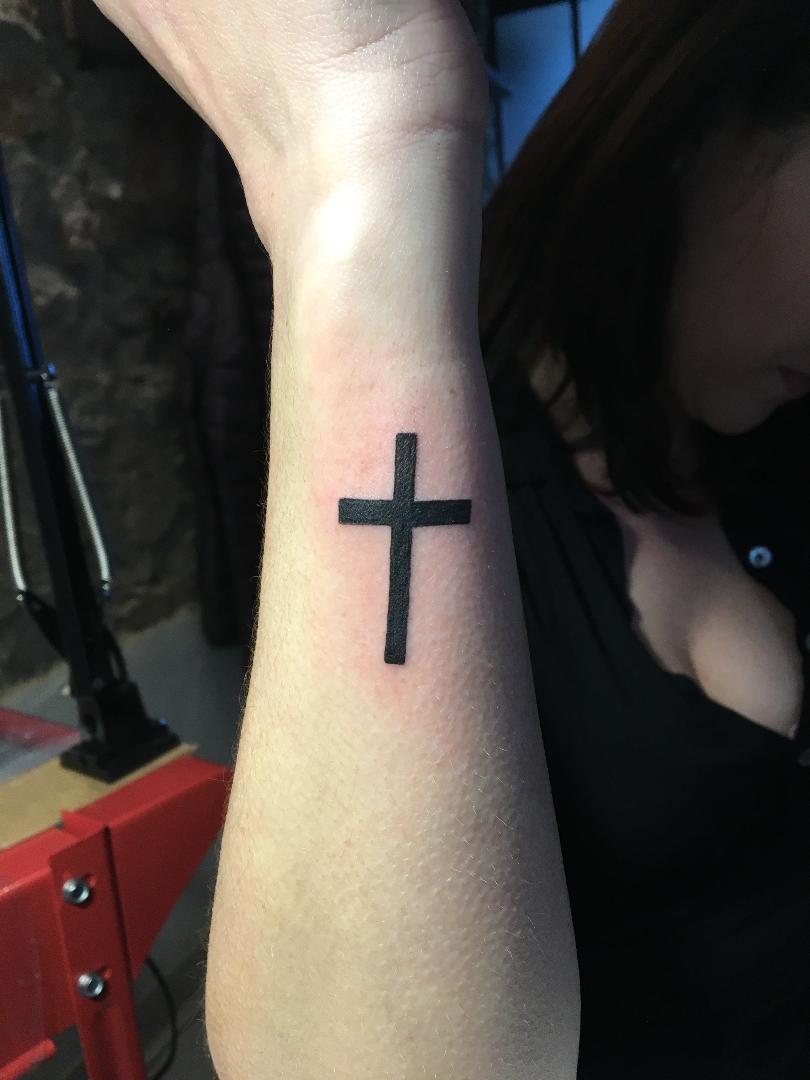 Tattoo Croix Sur Bras Lalite Ink