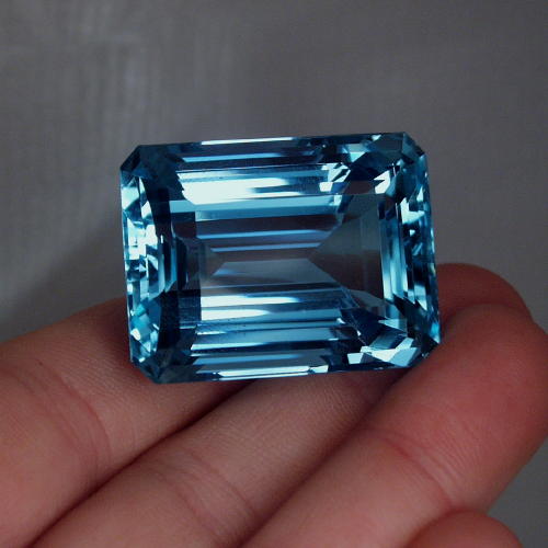 • View topic How much is this Aquamarine worth? Huge