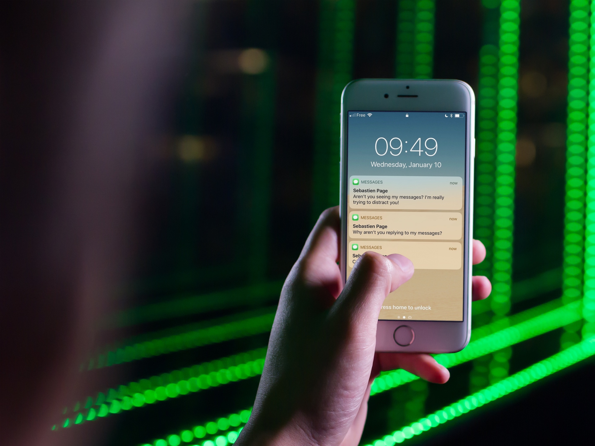 How to hide calls and notifications while using
