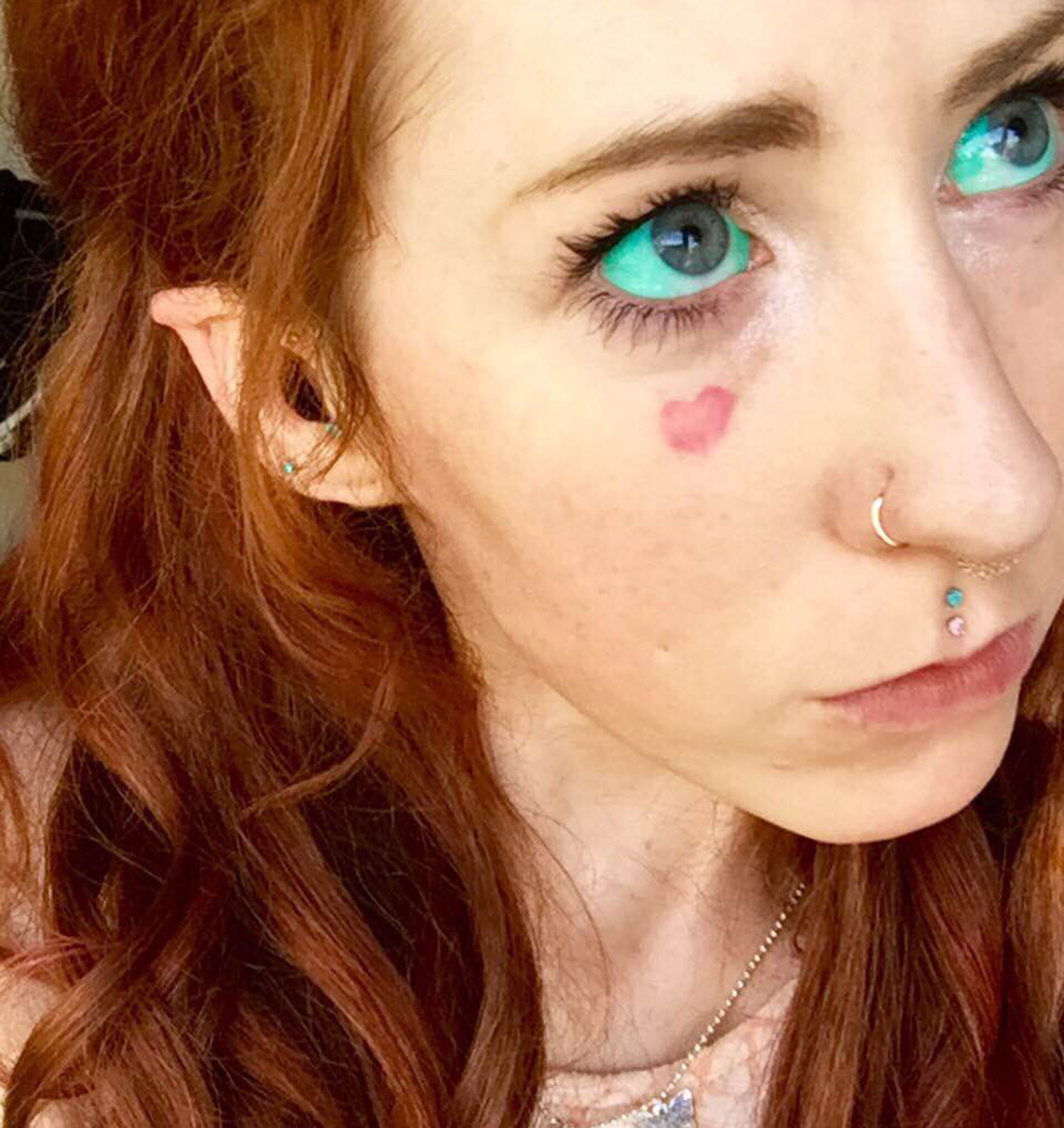 Le Tatouage Le Plus Stupide Le Tatouage Du Blanc Des Yeux Ca Devient De Plus En Plus Dementiel Ozinzen