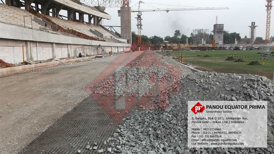 Pemasangan Geogrid Lapangan Sepakbola Jababeka Cikarang