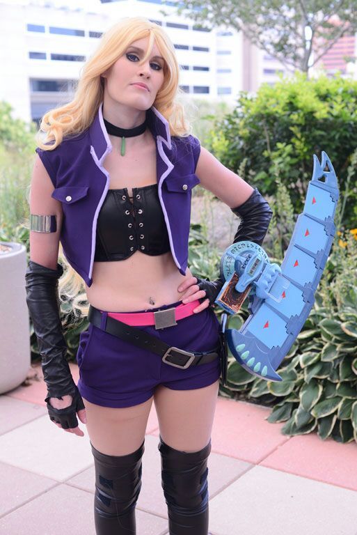 Mai Valentine Cosplay Amino