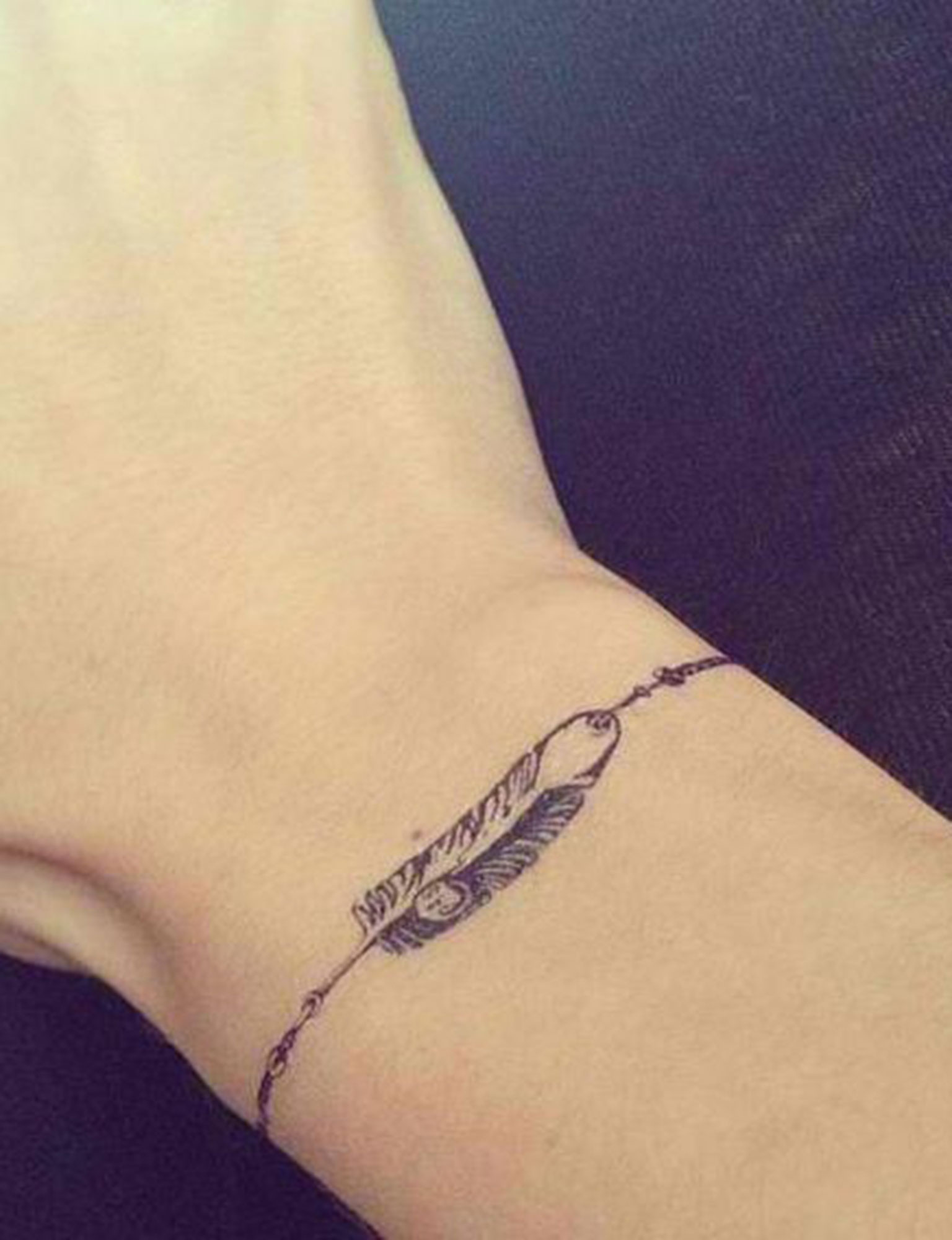 Tatouage Plume 20 Idees Pour Craquer Femme Actuelle