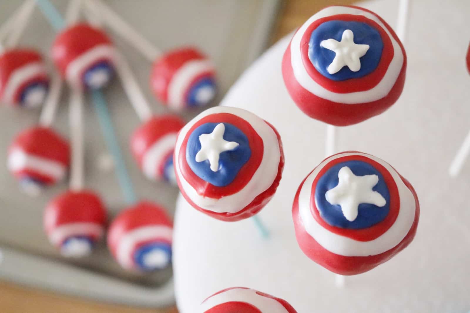 Captain America Cake Pops Pretty Little Bakers