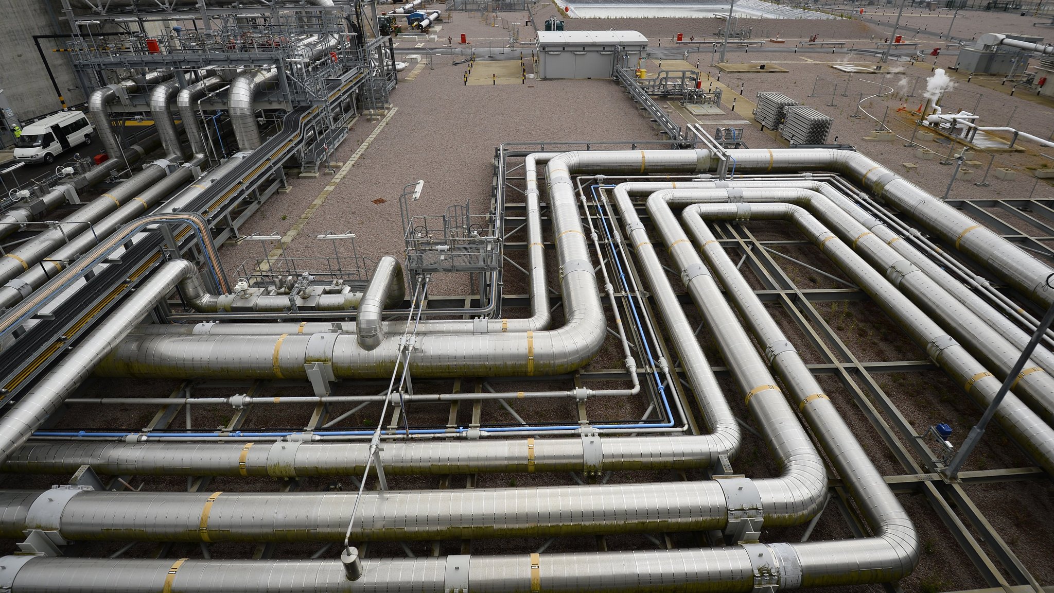 National Grid to sell 61 of gas business to Sino