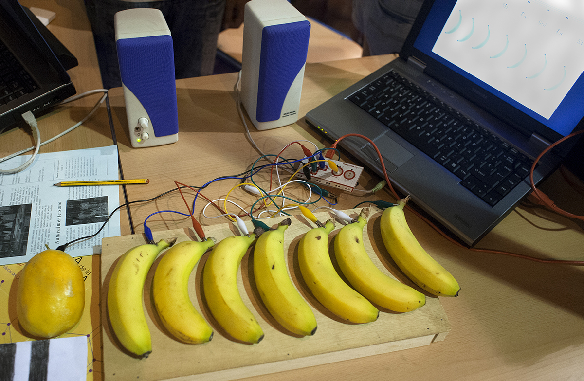 Feria de la Ciencia Programación y Robótica en Secundaria