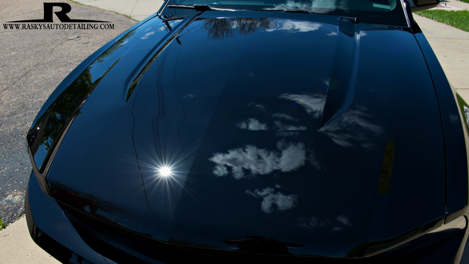 Rasky's Auto Detailing Minneapolis This Mustant Refelect the clouds