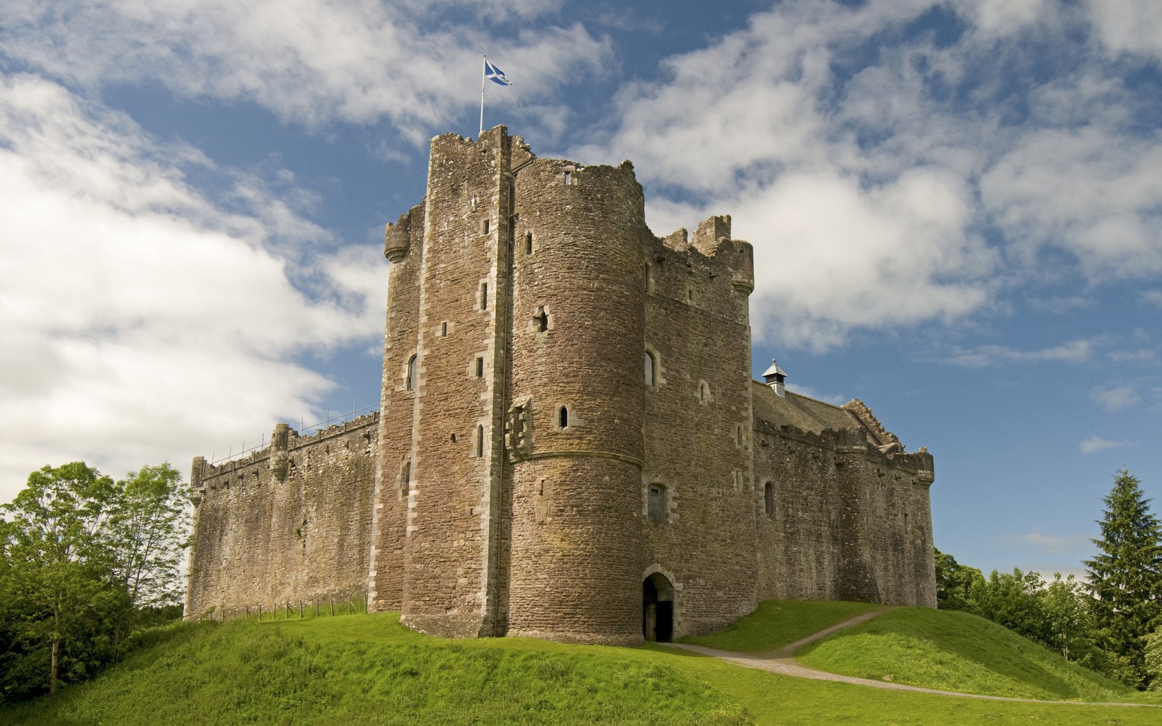 What reallife castles and locations are used on "Game of Thrones" ScreenPrism