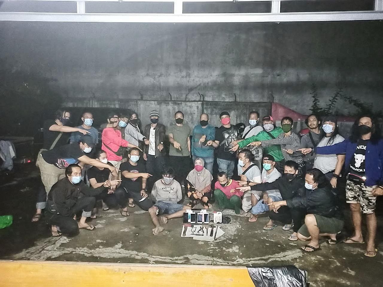 WASPADA !! Pembobol Toko Ponsel -Indomart Menggunakan Cairan Kimia, Tiga  Pelaku Diringkus dan Ada Ditembak