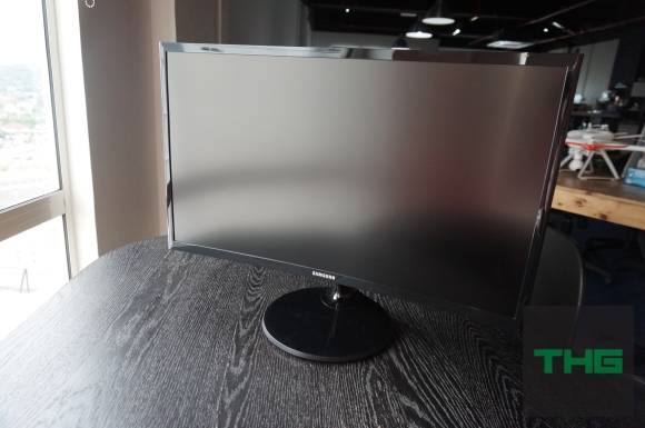 Review 24 Samsung Cf390 Ahead Of The Curve