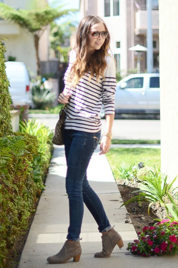 How to Style Wide Leg Jeans With Boots & Shoes Outfits!