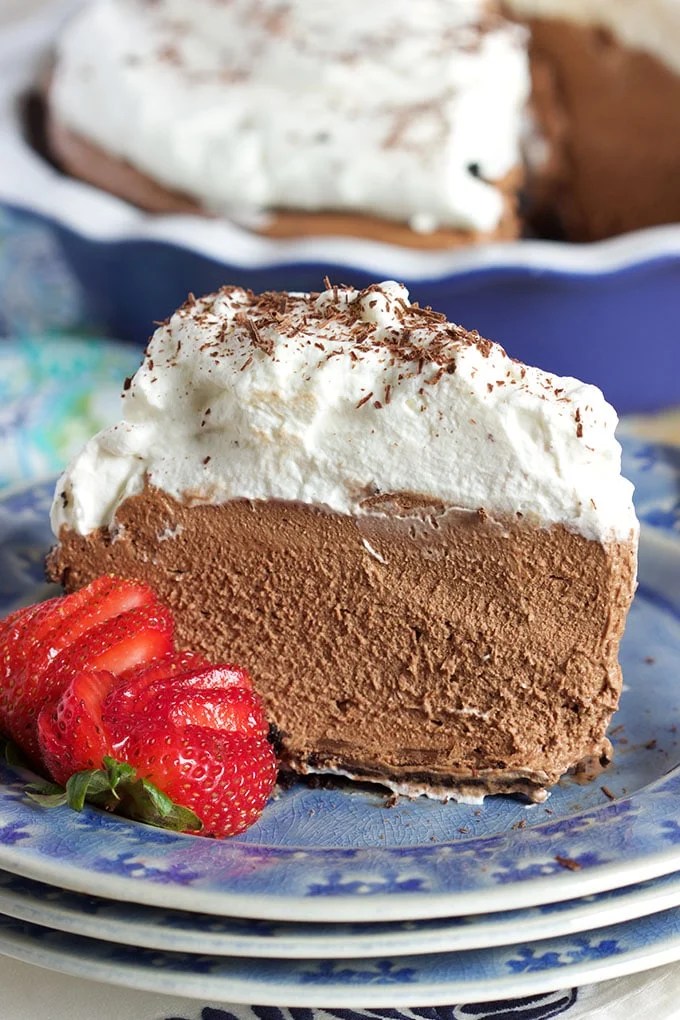 In a large mixing bowl, add the dry ingredients in the order listed: No Bake Chocolate Mousse Pie - The Suburban Soapbox