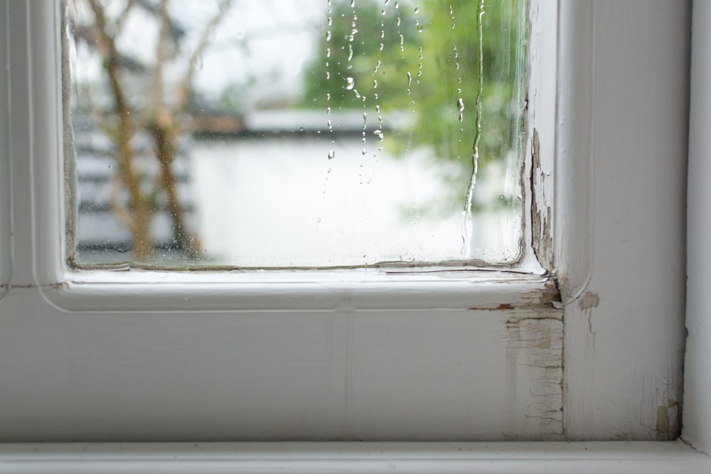 How To Stop Leaking Windows When It Rains - Temporary Fix During Rain