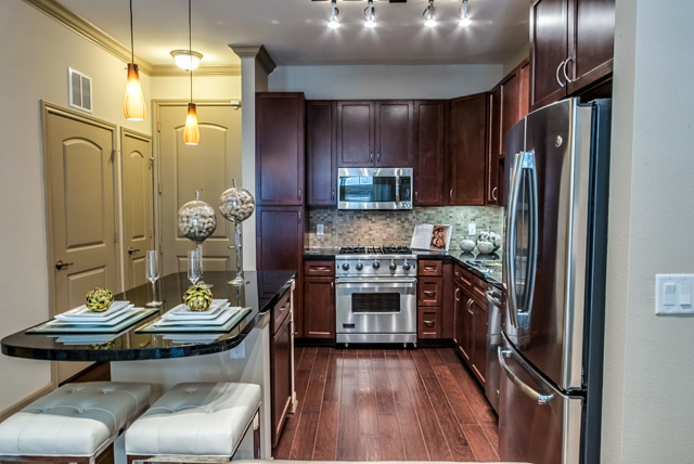 Fairmont Museum District Houston Luxury Apartments by MK