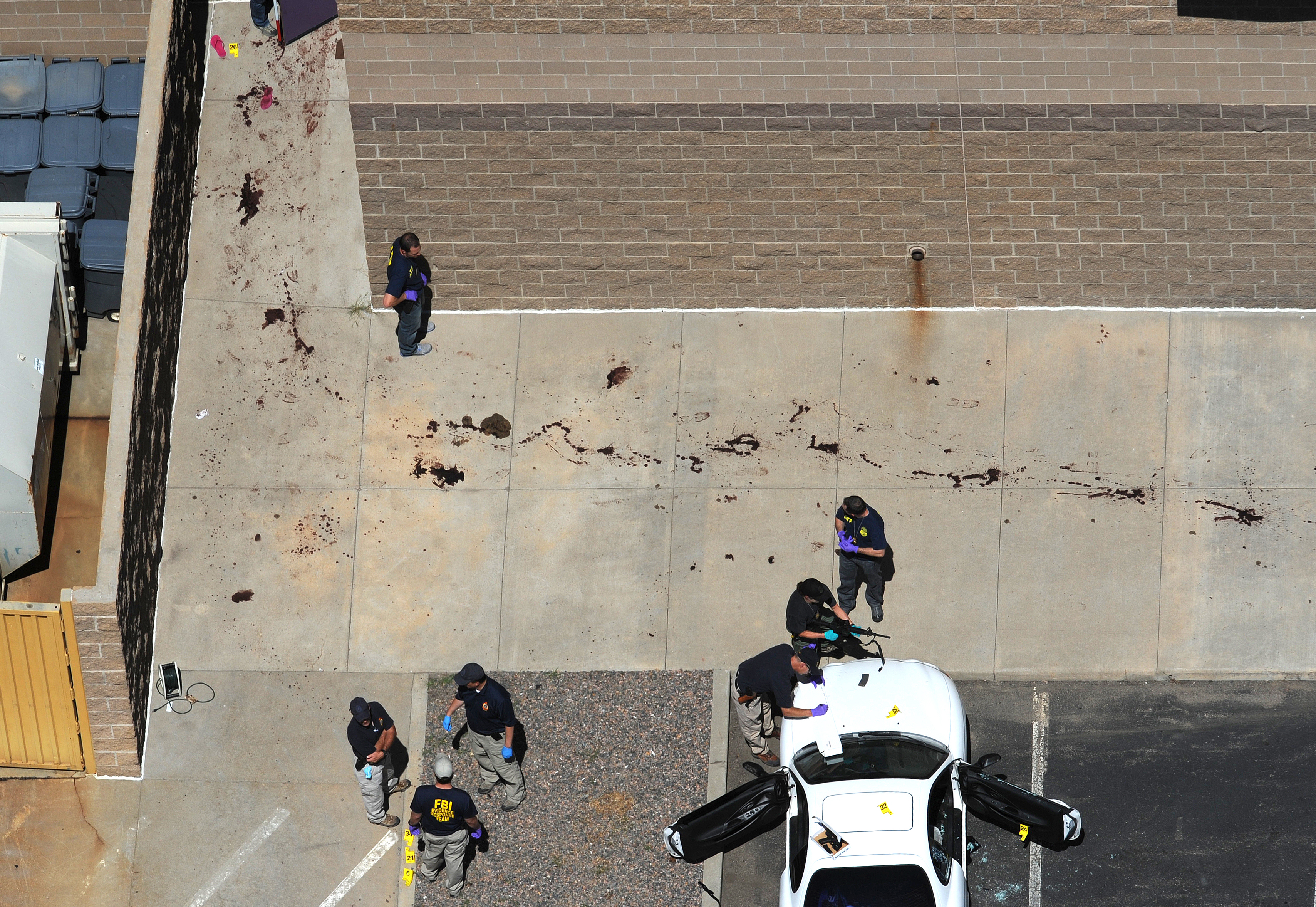 Columbine High School shooting Little gun control has passed the last(03)