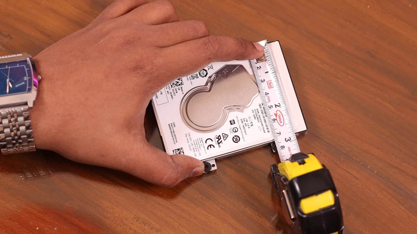 2.5 Vs 3.5 HDD What is Better & Why? GEEKY SOUMYA