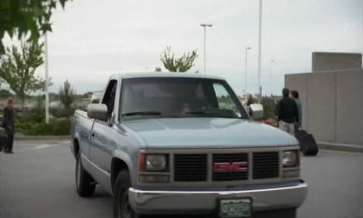 Imcdb.org: 1992 Gmc Sierra 1500 Regular Cab Sl [Gmt400] In "Stargate Sg-1, 1997-2007"