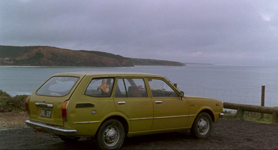 Imcdb.org: 1975 Toyota Corolla Wagon [Ke38] In "Romper Stomper, 1992"