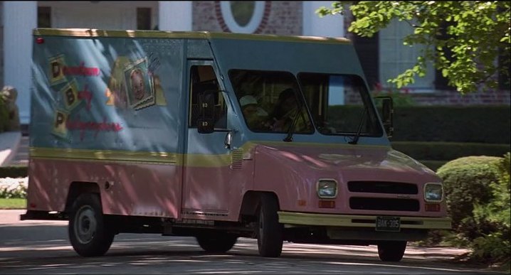 Utilimaster Aeromate in "Baby's Day Out, 1994"