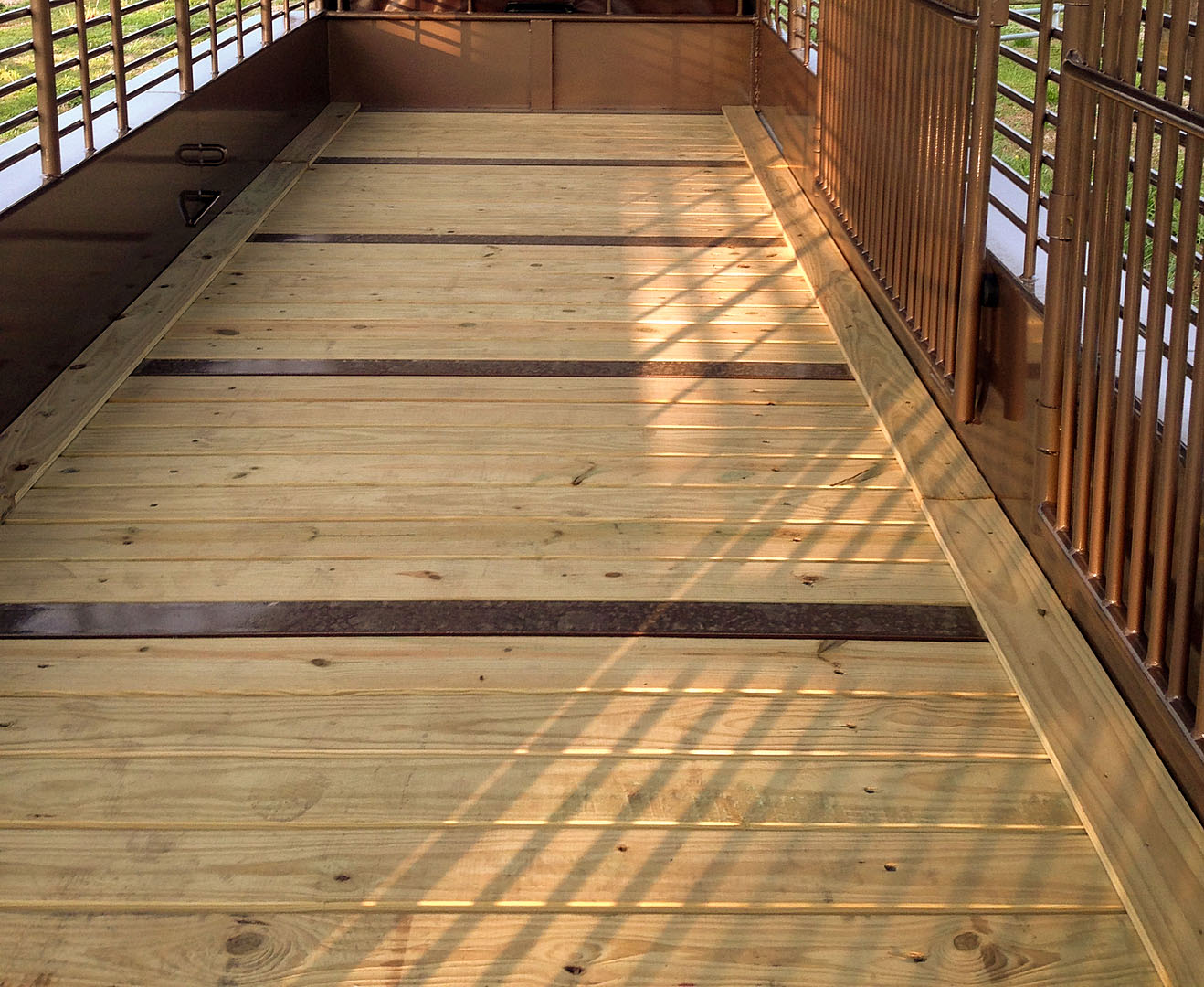 Is Your Horse Trailer Floor Strong & Durable Enough?