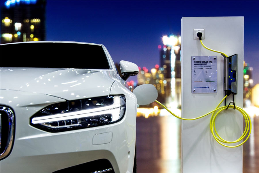 Tesla fires sound alarms about safety of electriccar