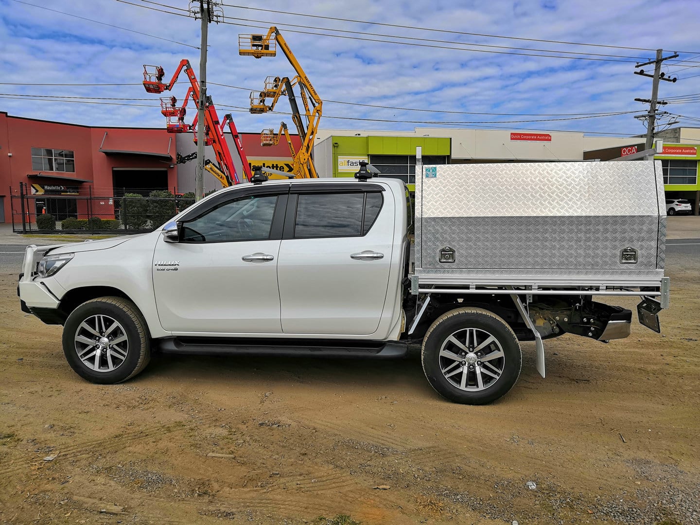 Standard Tray and Standard Canopy MW Toolbox Canopy and