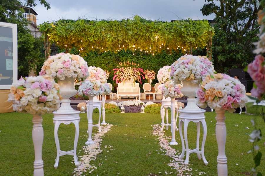 Wedding Outdoor Bernuansa Alam Di Towers Garden Sheraton