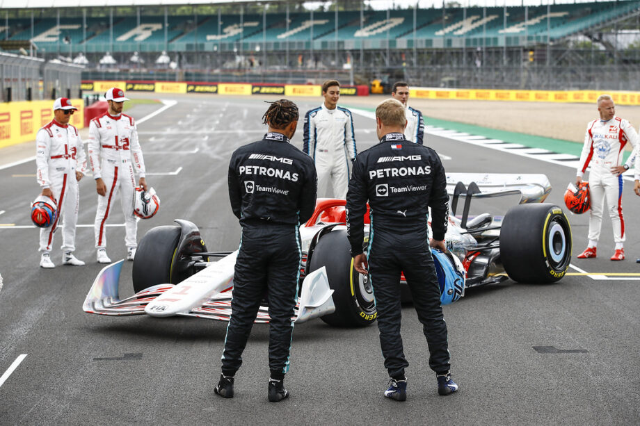 VIDEO Lewis Hamilton comments on the new 2022 Formula 1 car Silver