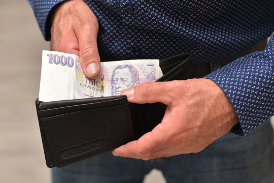 Důchodci budou moci ukončit spoření bez sankcí, výbor to podpořil bez úprav