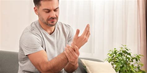  أهم أعراض التصلب المتعدد عند النساء والرجال |  طبي